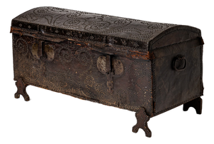 Antique Italian Dome-Lid Chest in Walnut with Leather Covering, 1700s