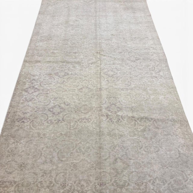Antique Turkish Sivas Rug 5x8 | Soft Ivory & Beige Floral Design For Sale - Image 4 of 4
