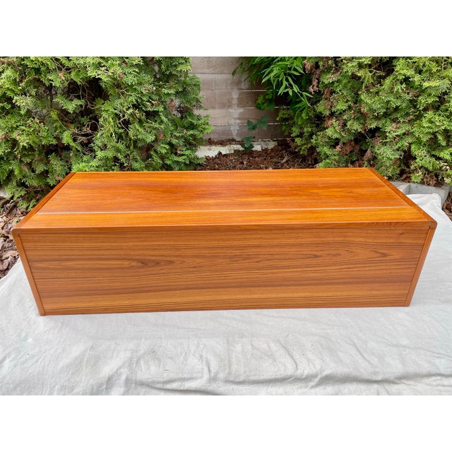 Mid-Century Modern Mid 20th Century Danish Modern Teak Rounded Chest Trunk For Sale - Image 3 of 9