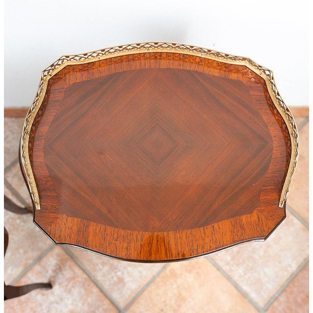 Antique Napoleon III Bedside Tables in Mahogany with Bronze Inlays, France, Late 19th Century, Set of 2 For Sale - Image 4 of 6