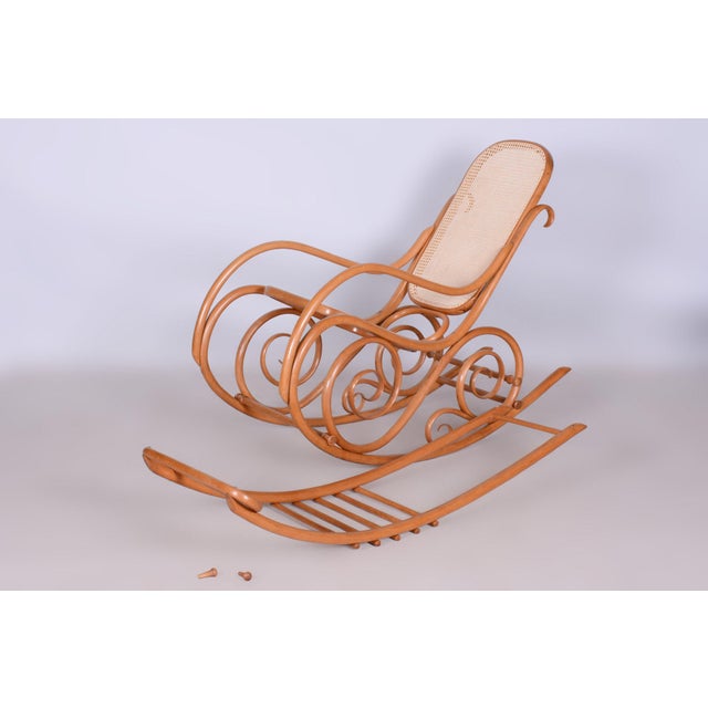 Art Deco Beech Rocking Chair with Footrest attributed to Thonet, Czech, 1920s For Sale - Image 15 of 18