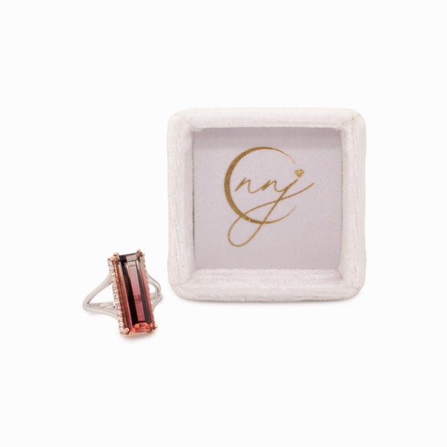 2020s 6.4cts Bi-Color Tourmaline Ring With Natural Diamond Accents: Solid 14k Gold For Sale - Image 5 of 9