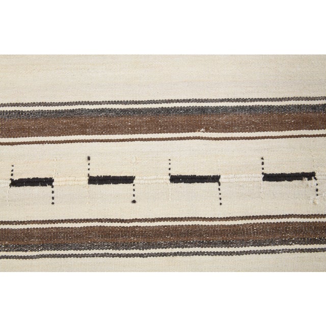 Textile Vintage Turkish Oushak Handmade Wool Cotton White Kilim Area Rug For Sale - Image 7 of 11