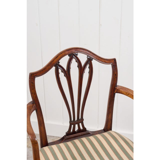 18th Century Georgian Cuban Mahogany Shield Back Accent Arm Chair (C. 1790) For Sale - Image 5 of 10