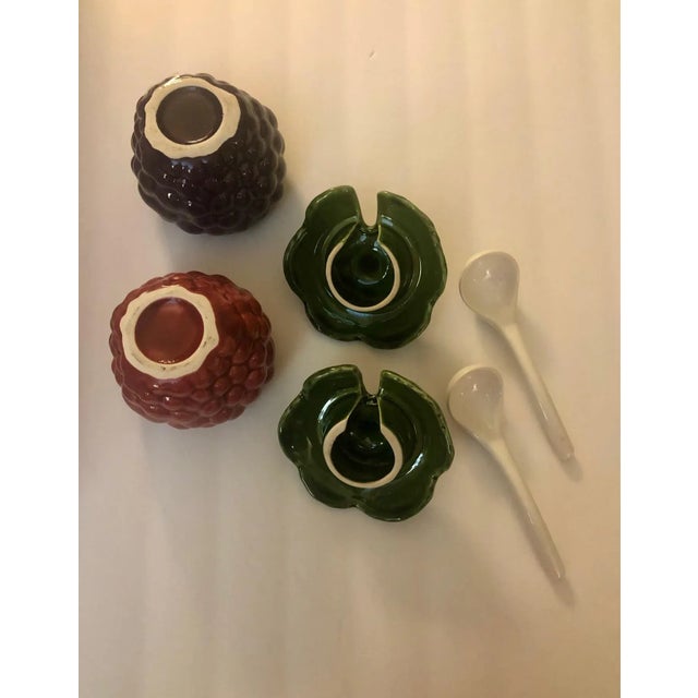 1970s Majolica Berry Condiment Jam Jars With Spoons - A Pair For Sale - Image 4 of 6