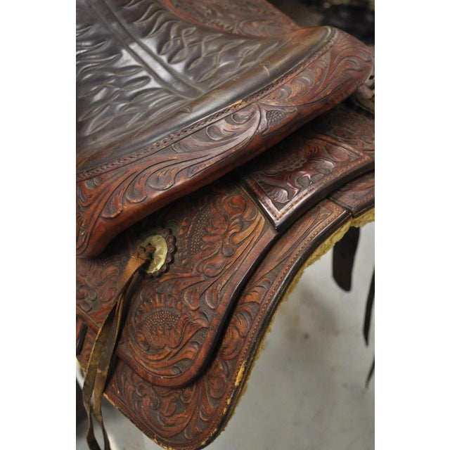 Vintage ML Leddy's Brown Tooled Leather Western Show Horse Saddle For Sale - Image 12 of 12