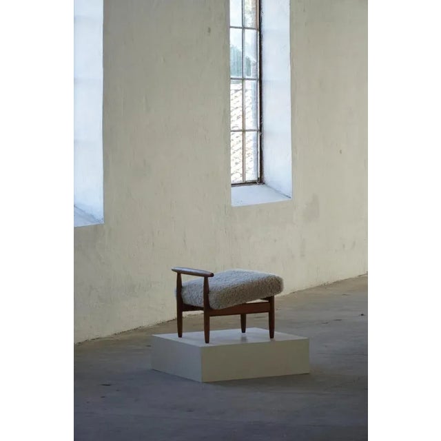 Oak Ottoman with Light Lambswool Upholstery by Eivind A. Johansen for FDB Møbler, 1950s For Sale - Image 6 of 17
