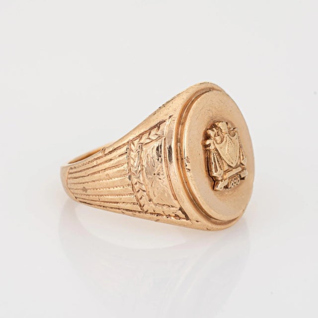 Victorian Antique Victorian Signet Ring Family Crest c1898 Sz 8 1/2 10k Yellow Gold Men's For Sale - Image 3 of 7