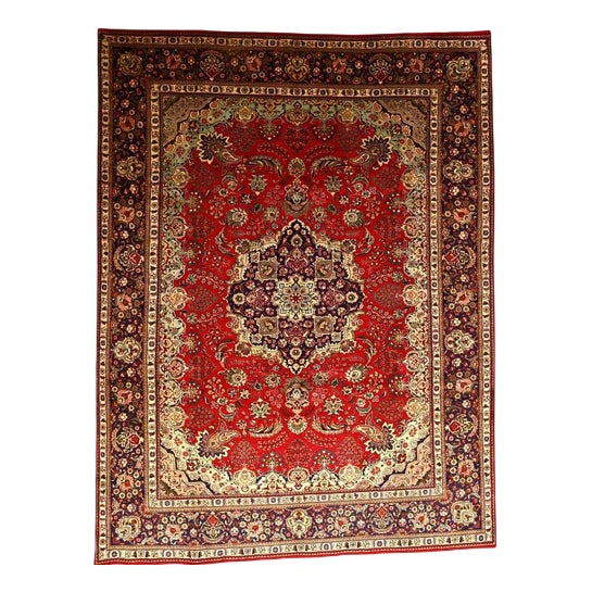 Middle Eastern Rug in Wool For Sale
