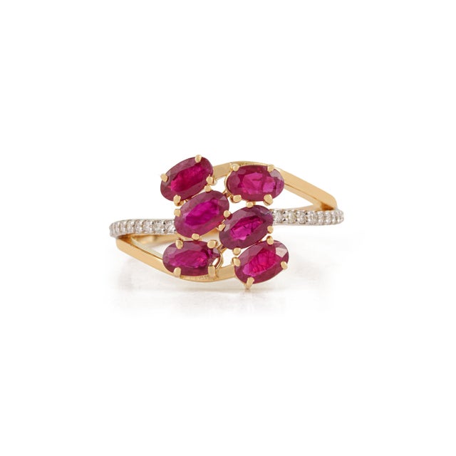 VR Jewels 1.74ct Oval Ruby and Diamond Accent Cluster Ring in 14k Yellow Gold Size 9 For Sale - Image 4 of 17