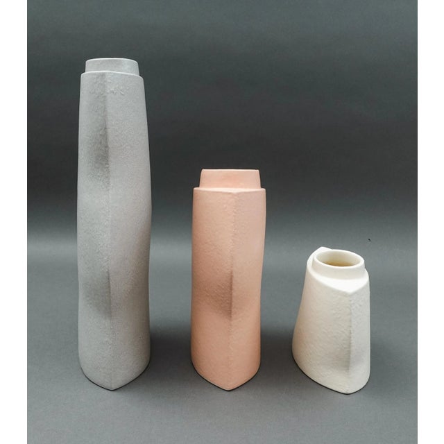 Artist Signed 1986 Memphis Studio Art Pottery Sculptural Zig Zag Vase Set of 3 For Sale - Image 4 of 8
