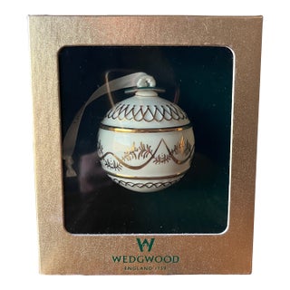 Wedgwood Holiday Splendour Bone China Christmas Ornament With 22 Karat Gold Accent For Sale