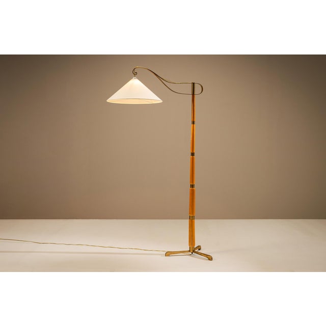 Wood Floor Lamp in Wood and Brass, Sweden, 1940s For Sale - Image 7 of 14