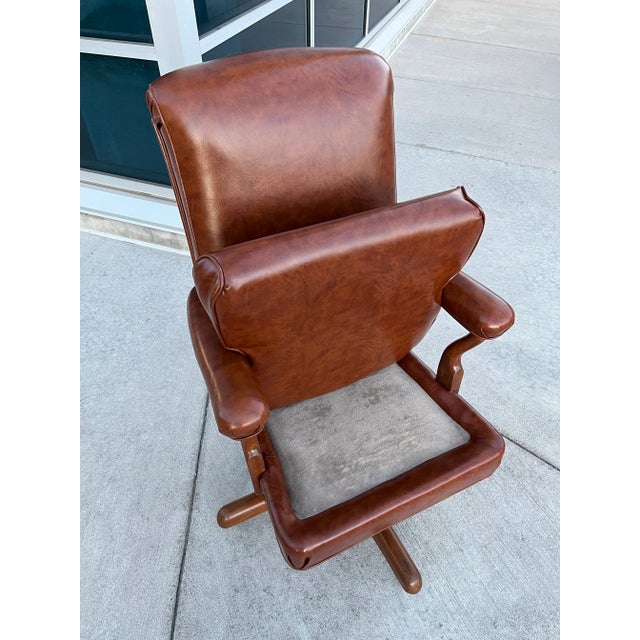 Wood Mid 20th Century Attributed to Gunlocke Model “Washington” John F. Kennedy Oval Office Chair For Sale - Image 7 of 12