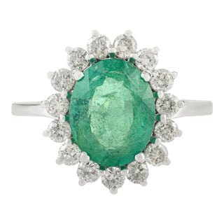 VRJewels 2.26 Ct Natural Emerald and Diamond 14k Gold Oval Engagment Ring Size 5.5 For Sale