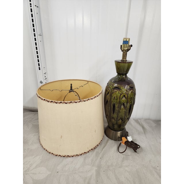 1960s 1960s Mid Century Modern Green Ceramic Lamp With Original Shade For Sale - Image 5 of 6