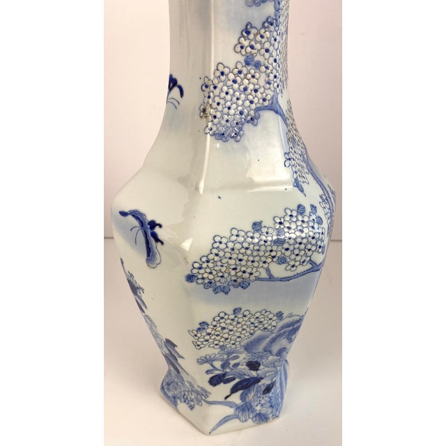 Pair of Fine Chinese Blue and White Porcelain Vases, Jingdezhen Attributed For Sale - Image 10 of 10