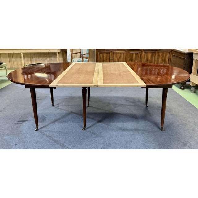Louis XVI Dining Table in Cuban Mahogany with 5 Modern White Wood Extensions, 19th-Century For Sale - Image 15 of 18