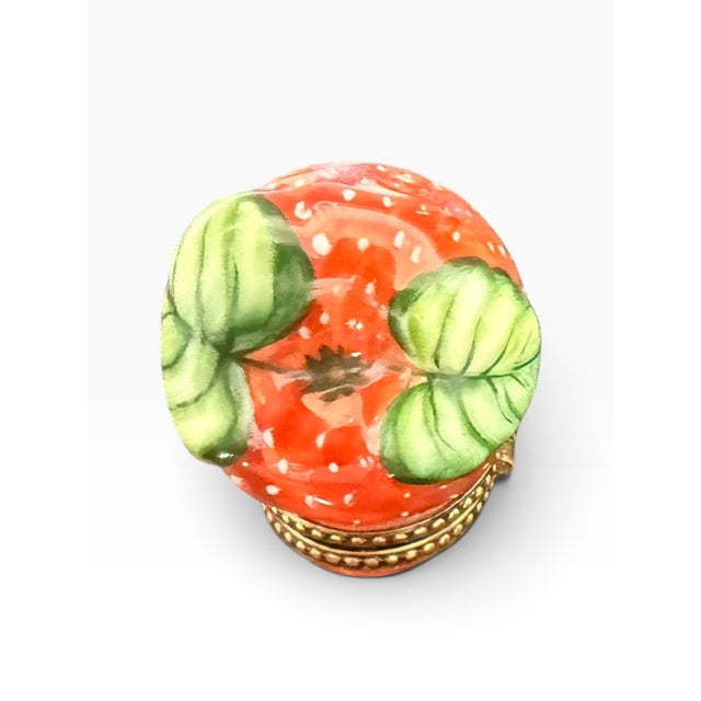 Late 20th Century Late 20th Century Hand-Painted Rochard Limoges France Porcelain Strawberry Trinket Box For Sale - Image 5 of 8