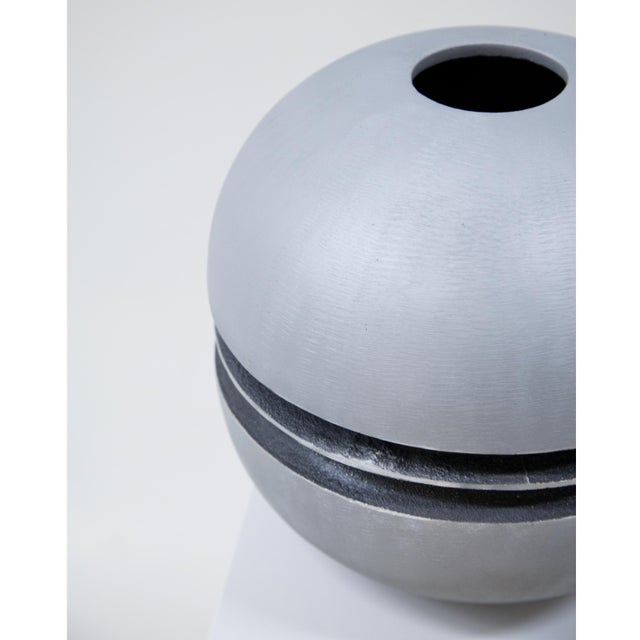 1970s Modernist Round Vase by Artist Lorenzo Burchiellaro For Sale - Image 12 of 18