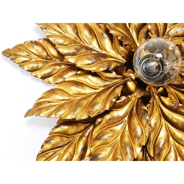 Gold Hollywood Regency Florentine Wall Light in Gilt Metal by Hans Kögl, 1980s For Sale - Image 8 of 16