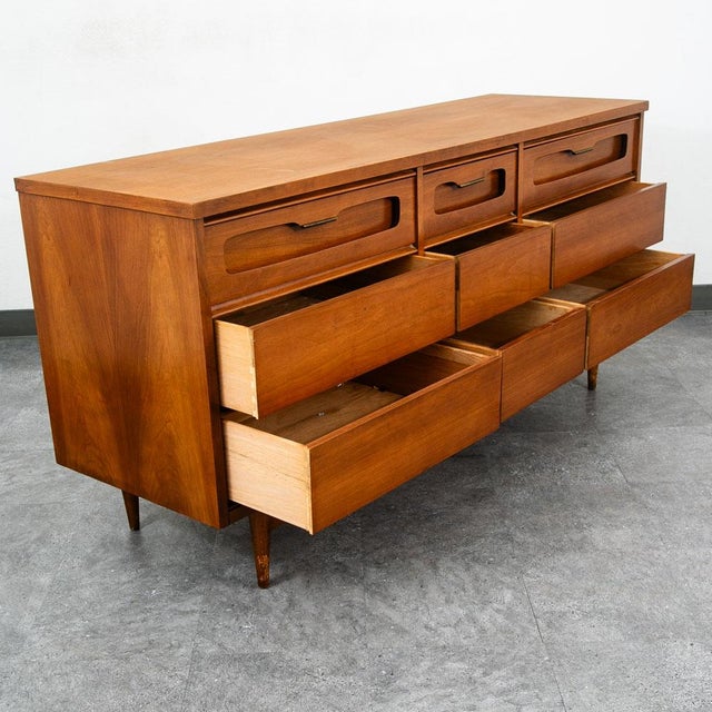 1960s Vintage Dresser Credenza 9 Drawer Bassett Cherry For Sale - Image 5 of 12