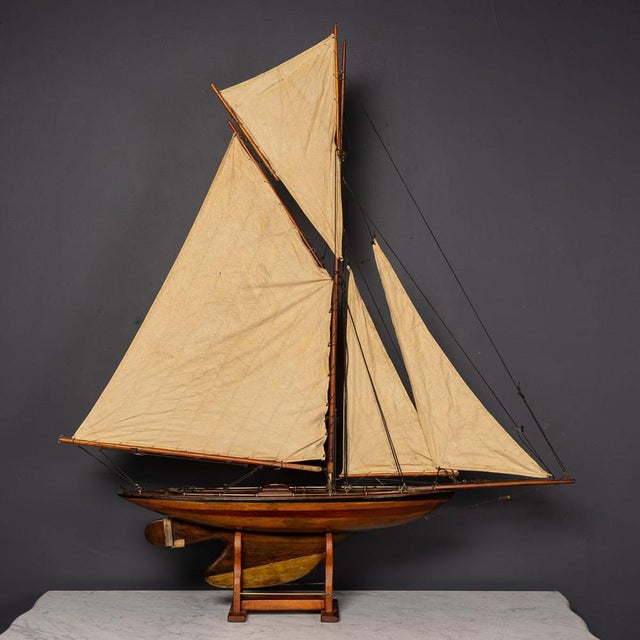 Large Vintage English Gaff Rigged Pond Yacht, 1930 For Sale - Image 3 of 18