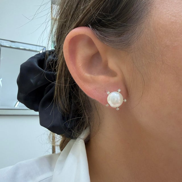 Rose H.Stern Pérolas 18k Noble Gold Rose Pink Gold Diamond Pearl Stud Earrings, A Pair For Sale - Image 8 of 8