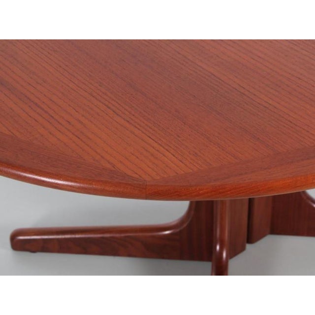 Mid-Century Scandinavian Modern Oval Dining Table in Teak, 1960s For Sale - Image 4 of 11