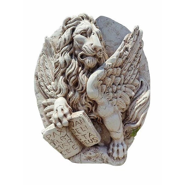 Relief in Asiago Biancone Marble Depicting the Lion of Saint Mark For Sale - Image 6 of 7