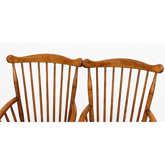 Pair of Vintage Stickley Windsor Armchairs For Sale In Tampa - Image 6 of 8