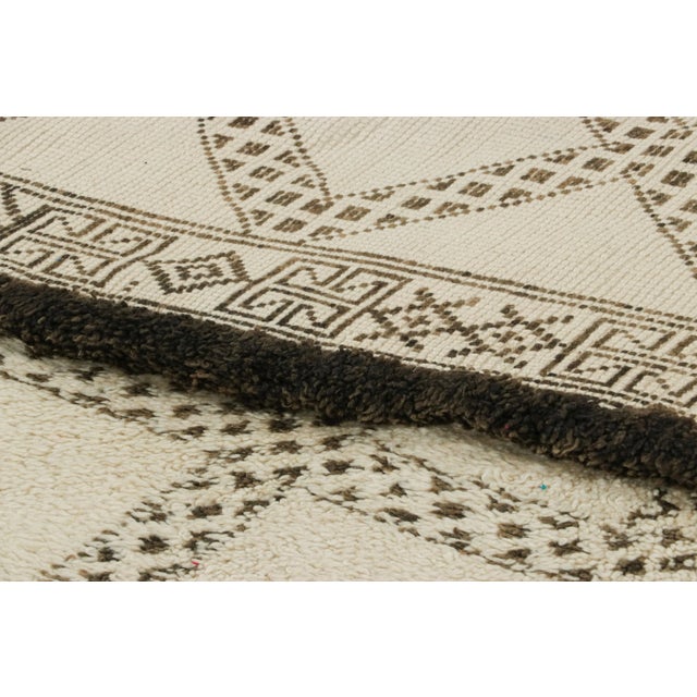 Textile Vintage Moroccan Rug, Cream & Black With Diamond Patterns - Rug & Kilim For Sale - Image 7 of 7