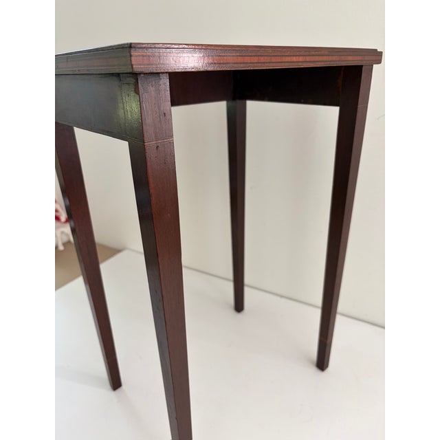 Vintage Mahogany Nesting Tables in the Style of Henkel-Harris – Inset Glass Tops For Sale - Image 11 of 15