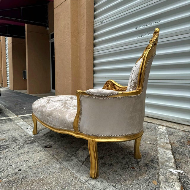 Textile 1990s Chaise Lounge Rococo Style Beige Color With Gold Leaf Details For Sale - Image 7 of 9