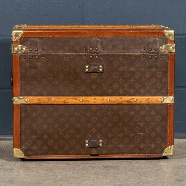 Antique Shoe Trunk in Monogram Canvas from Louis Vuitton, France, 1920 For Sale - Image 6 of 18