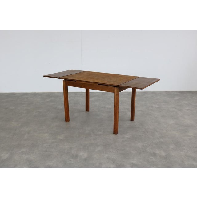 Art Deco Extendable Dining Table, 1940s, in Good conditions. Designed 1920 to 1949