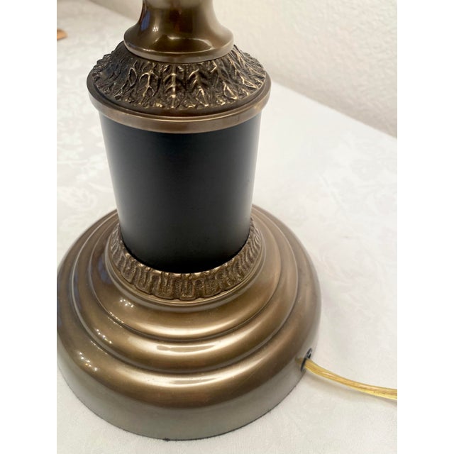 Late 20th Century Neoclassical Vintage Trophy Cup Urn Style Bronze & Black Lamp Excellent Condition For Sale - Image 5 of 13