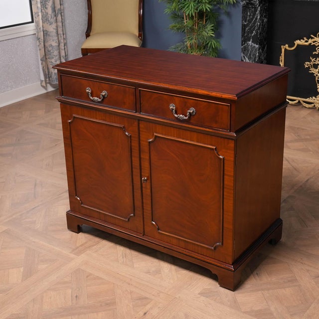 Traditional Mahogany Two Door Server For Sale - Image 3 of 12