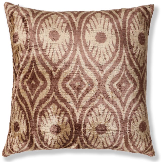 "Bring the warmth of the earth into your home with our Hand-Knotted Silk Velvet Terracotta Rose Pillow. This 20x20 square...