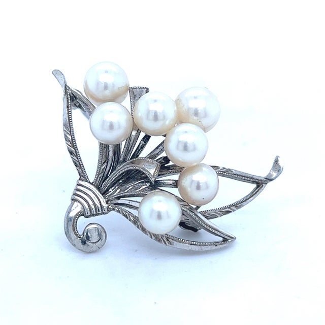 1990s 1990s Mikimoto Estate Akoya Pearl Brooch Pin Sterling Silver For Sale - Image 5 of 7