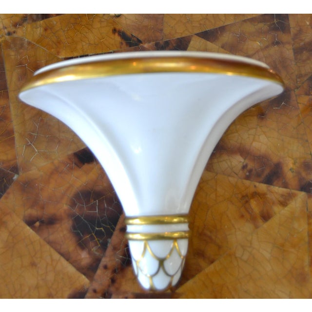 Pair of 1940s Hutschenreuther Selb Bavaria Gilt Porcelain Corbel Wall Brackets, Germany For Sale In Miami - Image 6 of 12