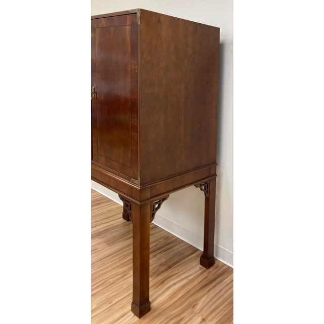 Vintage Hekman Chinoiserie Style Wood Media Cabinet W/ Brass Hardware For Sale In Kansas City - Image 6 of 10