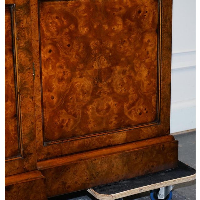 Large Georgian Burr Walnut Breakfront Display Cabinet For Sale - Image 12 of 18