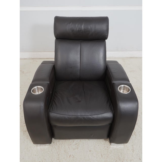 Age: Approx: 10 Years Old Details: High Quality Construction Modern Design Track Arms Traditional Style Good Working Order...