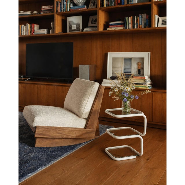 Vintage side table/end table in white tubular metal and glass, modernist design from the 1980s Dimensions: 27 x 27 cm...