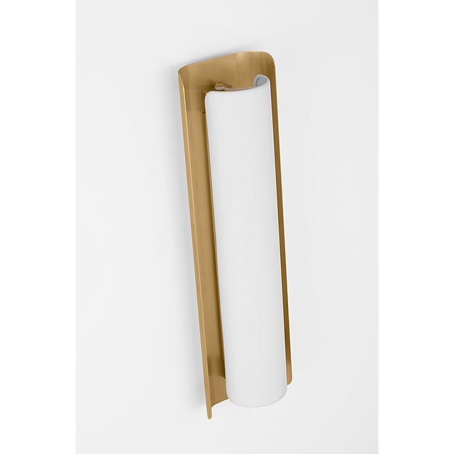 2020s Windsor Smith for Visual Comfort Signature Penumbra 21" Sconce in Hand-Rubbed Antique Brass and White For Sale - Image 5 of 7