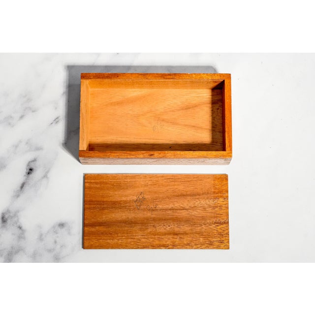Vintage Republic of the Philippines Empty Wood Cigar Box Dovetail Keepsake Box For Sale In New York - Image 6 of 12