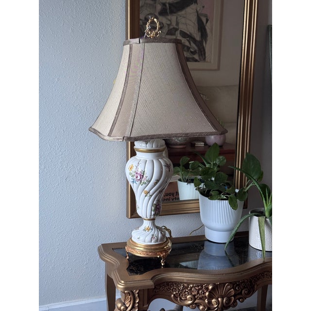 Ceramic Vintage 1999 Franklin Mint Louis Nichole "Garden of Royalty" Porcelain Table Lamp For Sale - Image 7 of 8
