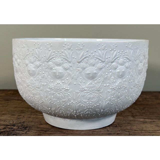 Mid Century Rosenthal Bjorn Wiinblad Romanze White Relief Porcelain Bowl Sculptural Design For Sale In Providence - Image 6 of 7