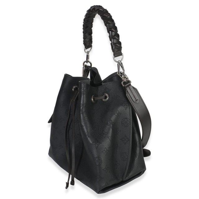Item #: 152772 Interior Material: Microfiber MSRP: 4,750 Features Interior: Two gussets. One zip pocket Dimensions: 9.5 x...